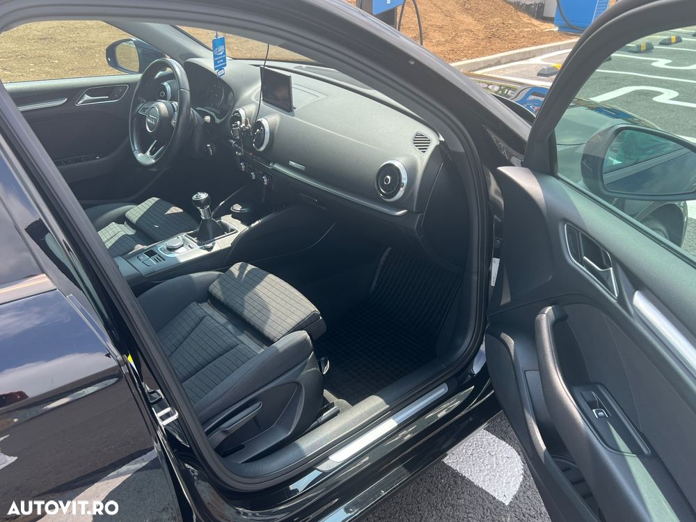 Audi A3 1.6 TDI (clean diesel) Attraction - 18