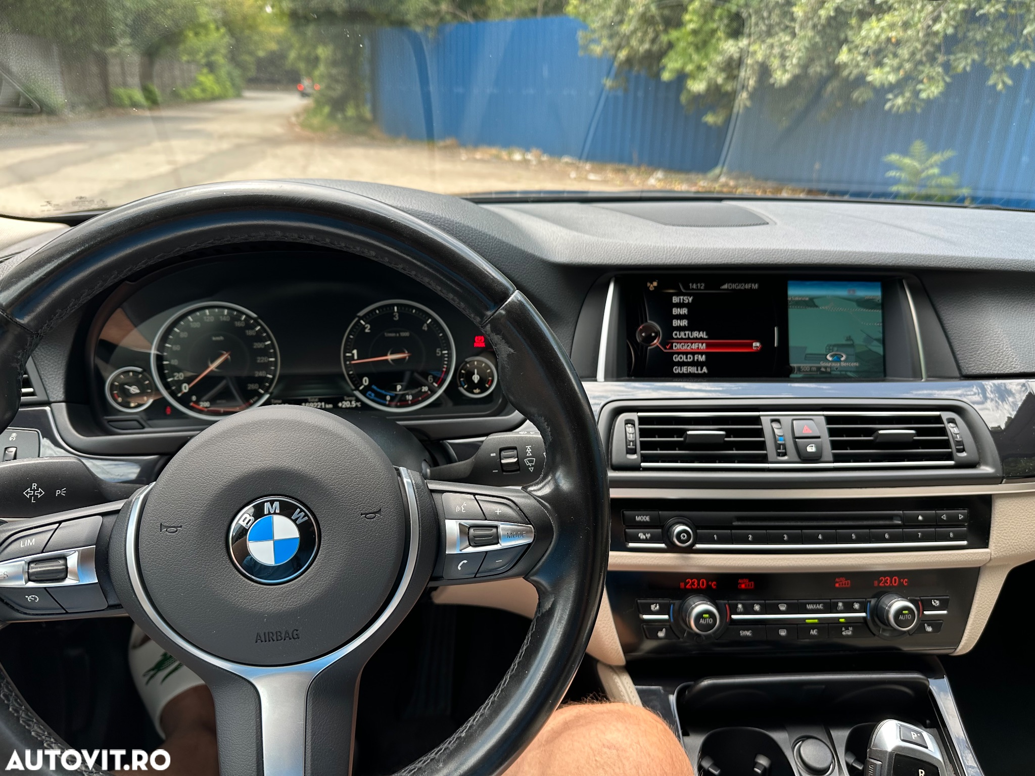 BMW Seria 5 525d xDrive AT - 11