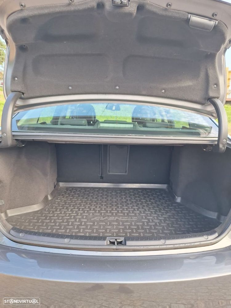Toyota Avensis - 16