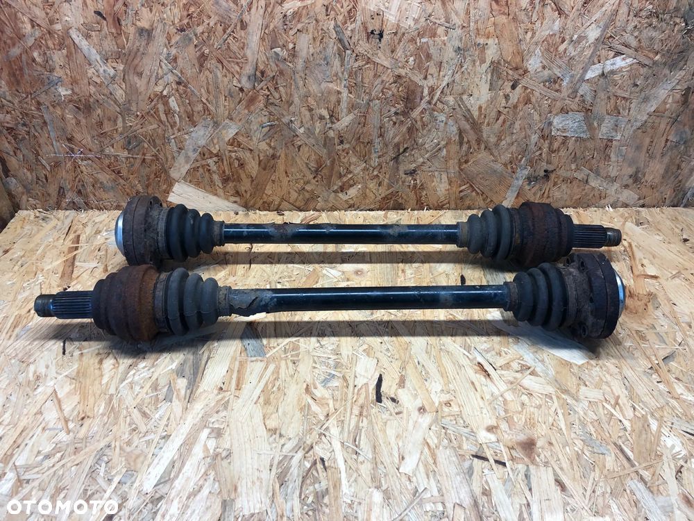 BMW E60 E61 E63 E64 PÓŁOŚ LEWA PRAWA TYŁ