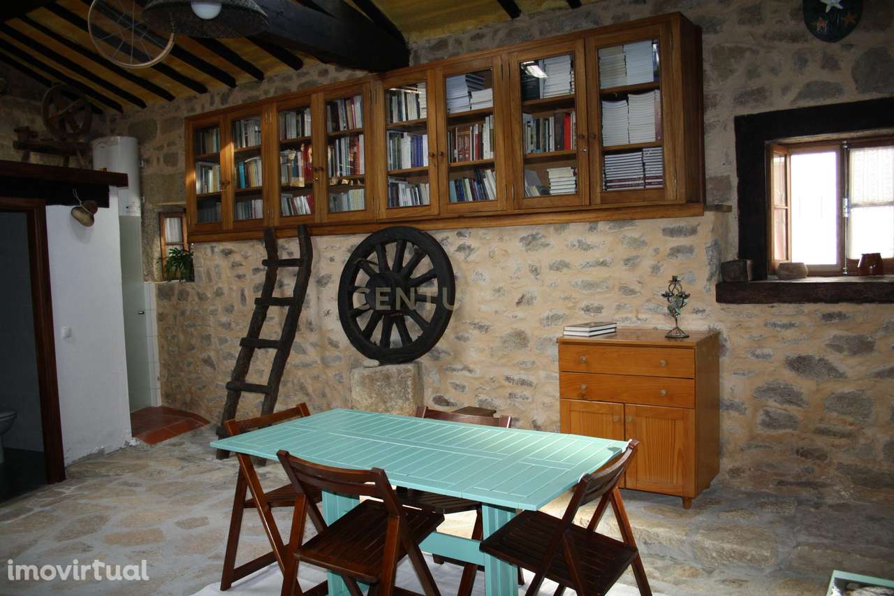 Moradia T1 Típica em Castelo Bom, Guarda - Grande imagem: 2/9
