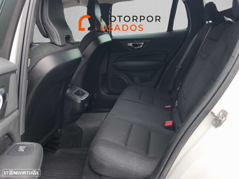 Volvo V60 2.0 B4 Momentum Geartronic - 10