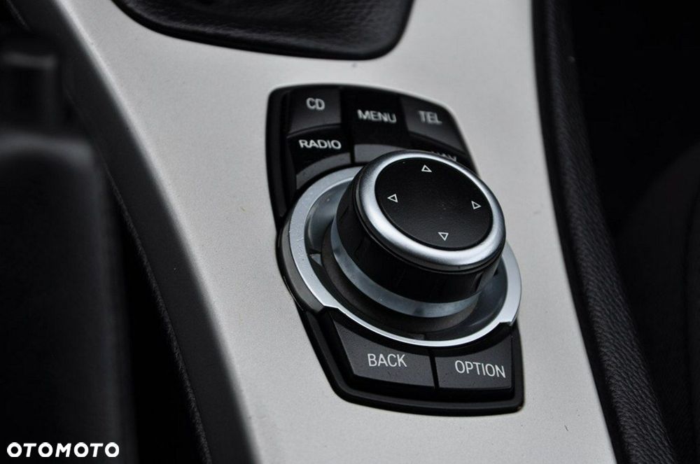 BMW Seria 3 325i Edition Exclusive - 35