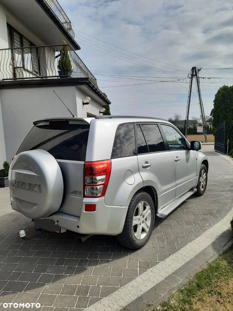 Suzuki Grand Vitara 2.0 De luxe - 2