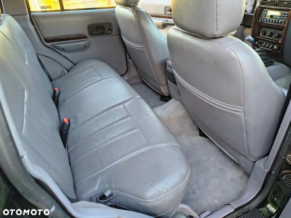 Jeep Cherokee - 14