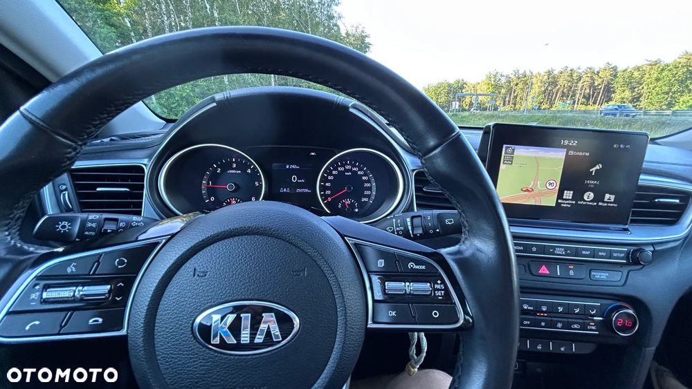 Kia Ceed 1.6 CRDi SCR L Business Line - 18