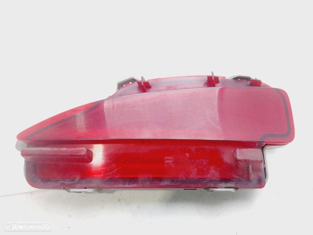 FAROLIM TRASEIRO DIREITO PARA-CHOQUES TOYOTA YARIS - 1
