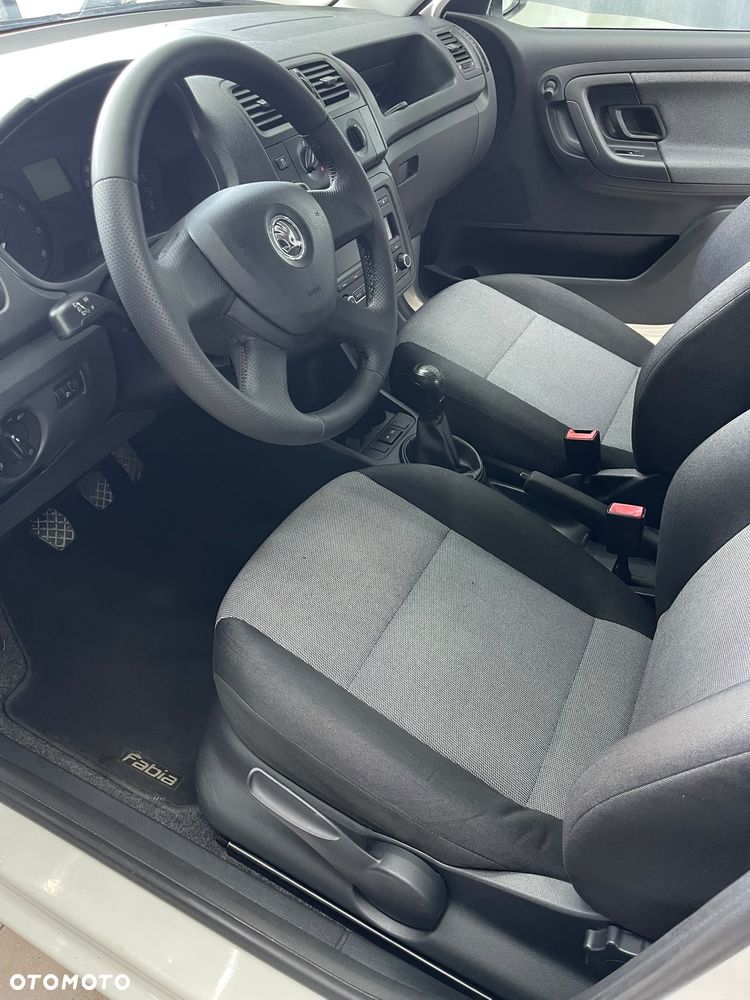 Skoda Fabia 1.2 HTP Ambition - 34