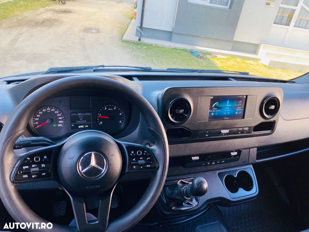 Mercedes-Benz 316 - 12