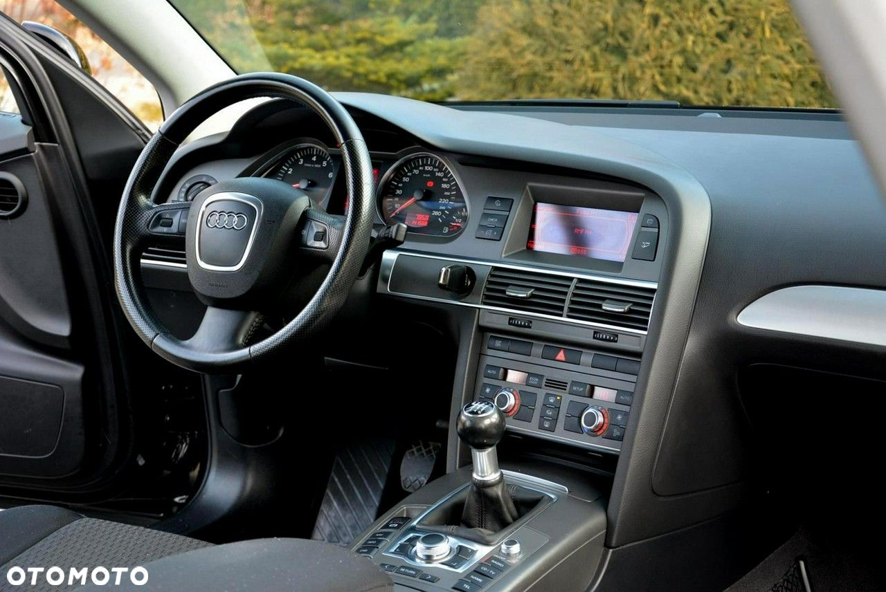 Audi A6 Avant 2.4 - 19