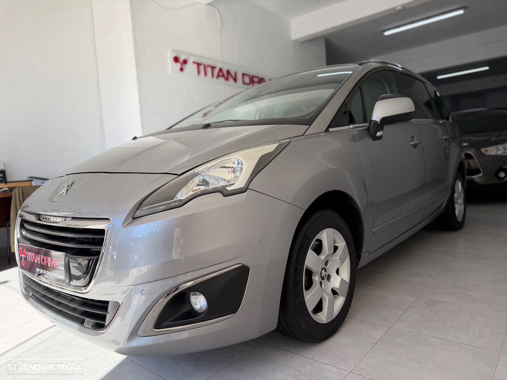Peugeot 5008 - 1