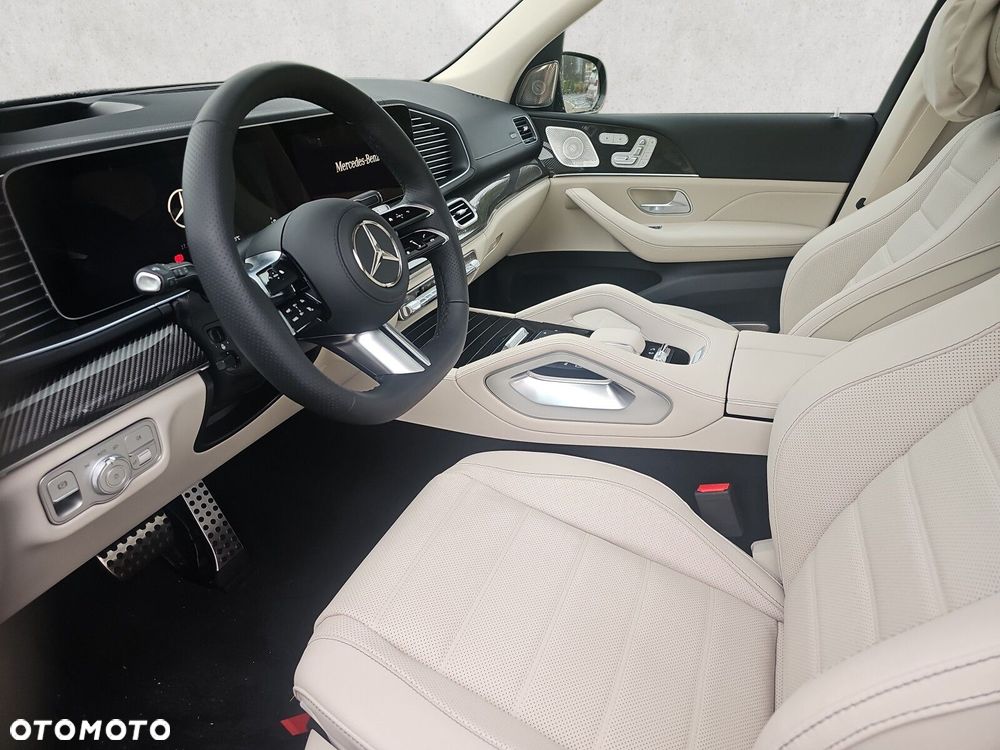 Mercedes-Benz GLS - 11