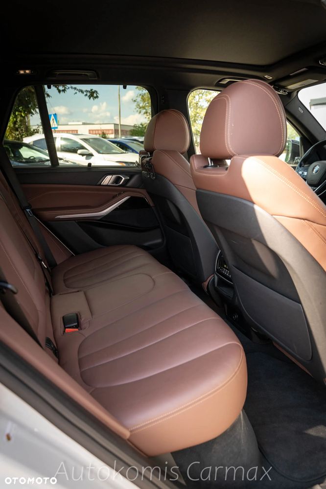 BMW X5 xDrive40i mHEV - 18
