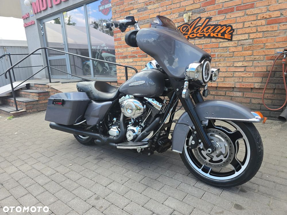 Harley-Davidson Touring Street Glide - 2