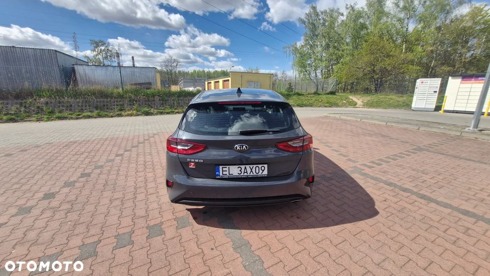 Kia Ceed 1.6 CRDi SCR M DCT - 4