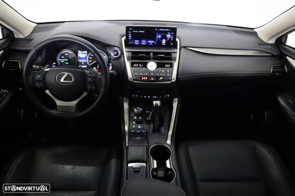 Lexus NX 300h Executive Plus - 26