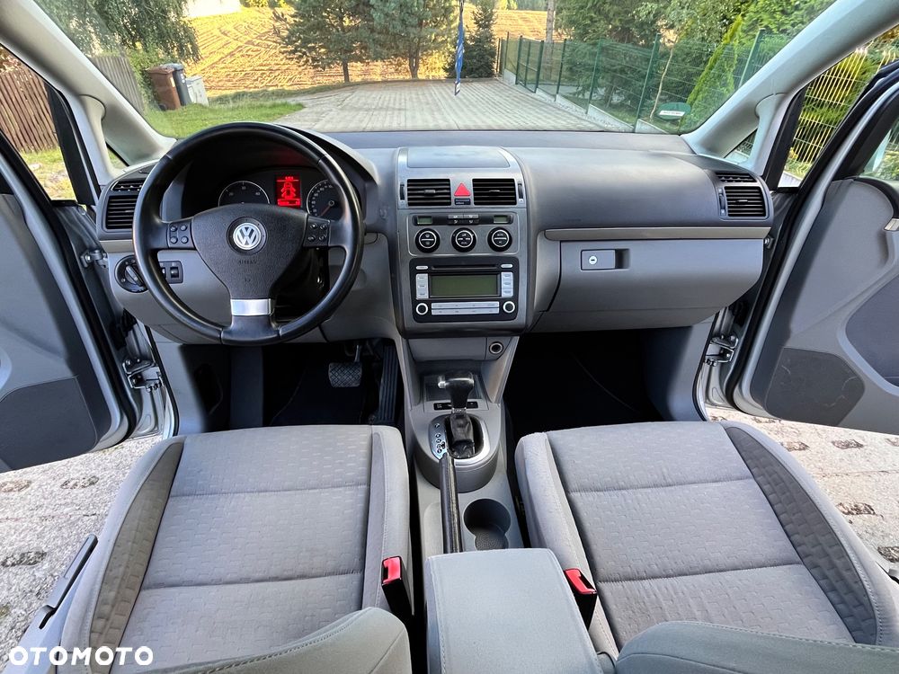 Volkswagen Touran 1.9 TDI DSG Trendline - 22
