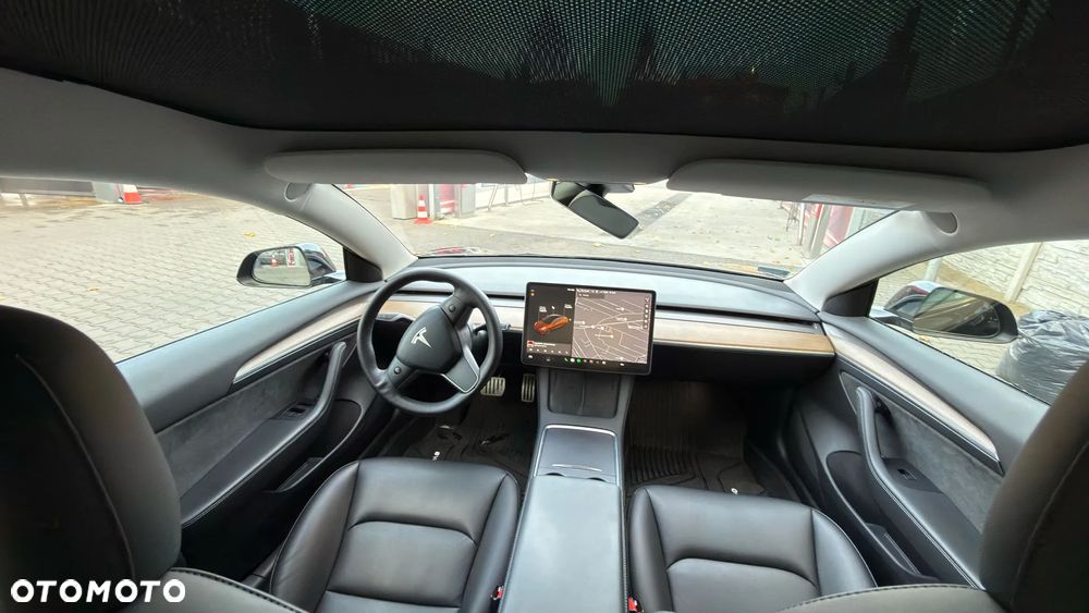 Tesla Model 3 - 11