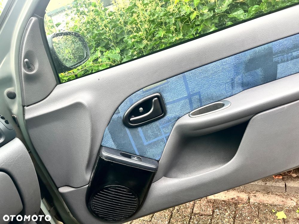 Renault Clio 1.2i MTV - 14