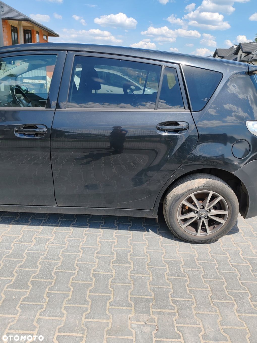 Drzwi lewe tył tylne kompletne 209 Toyota Verso 09-18 - 1