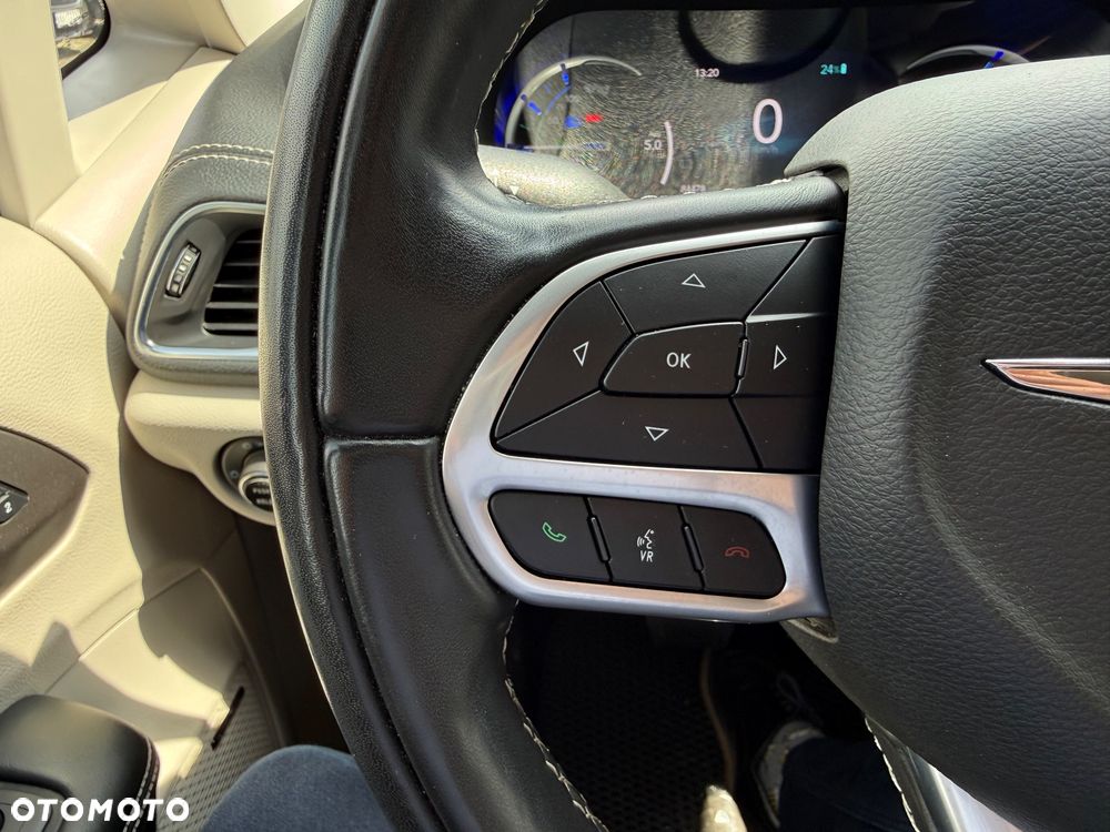 Chrysler Pacifica - 21