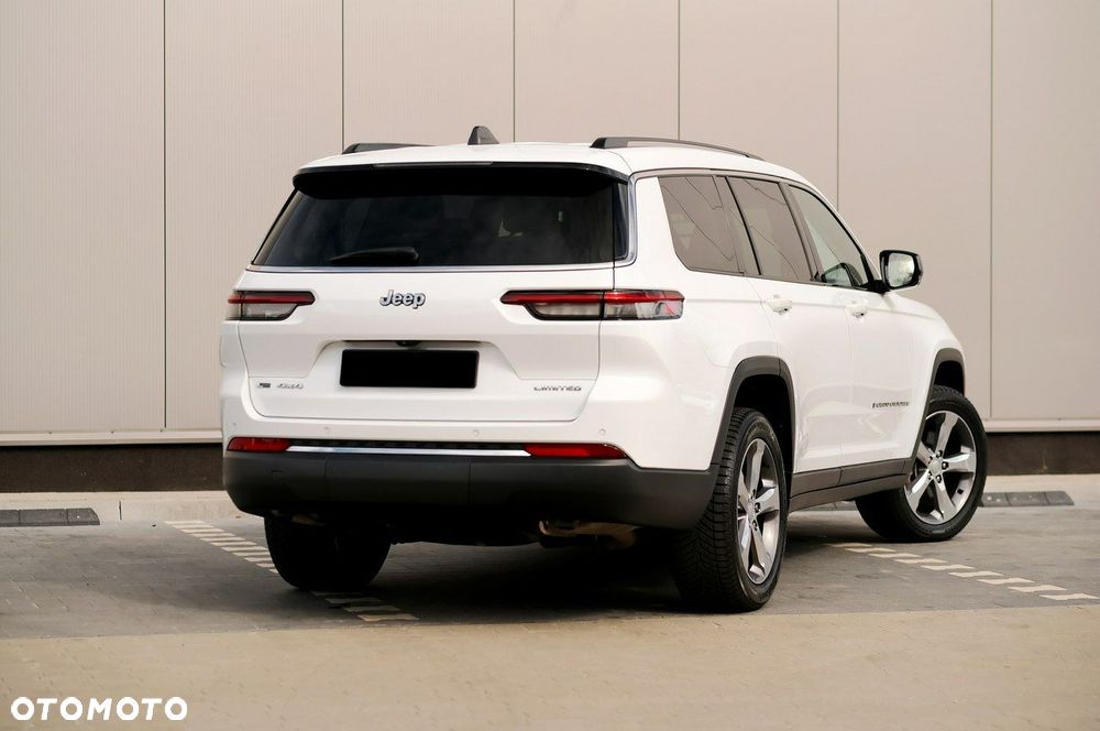 Jeep Grand Cherokee - 16