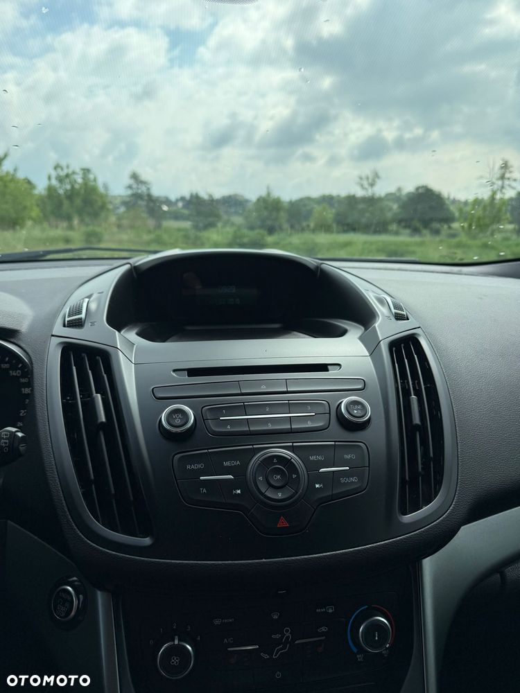 Ford Kuga 1.5 EcoBoost 2x4 Trend - 10