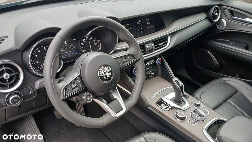 Alfa Romeo Stelvio 2.0 Turbo 16V AT8-Q4 Ti - 5