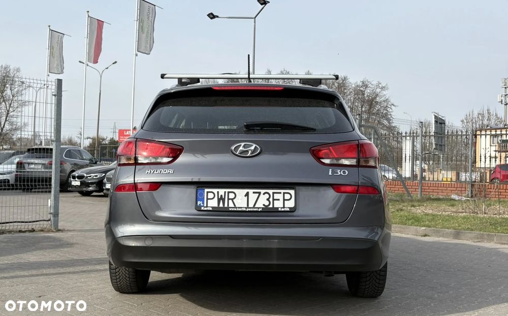Hyundai i30 1.6 D Classic + - 7