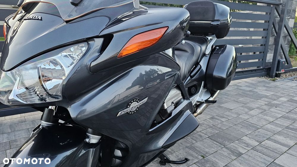 Honda ST - 7