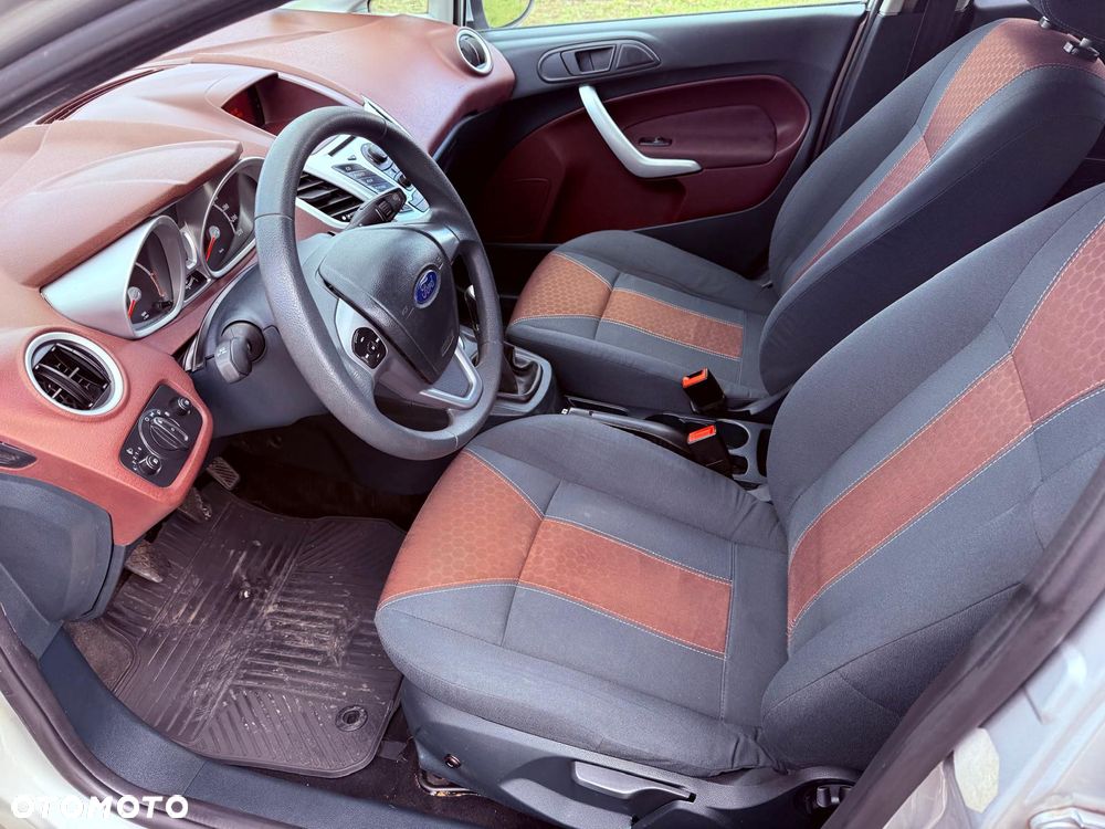 Ford Fiesta 1.4 Champions Edition - 19