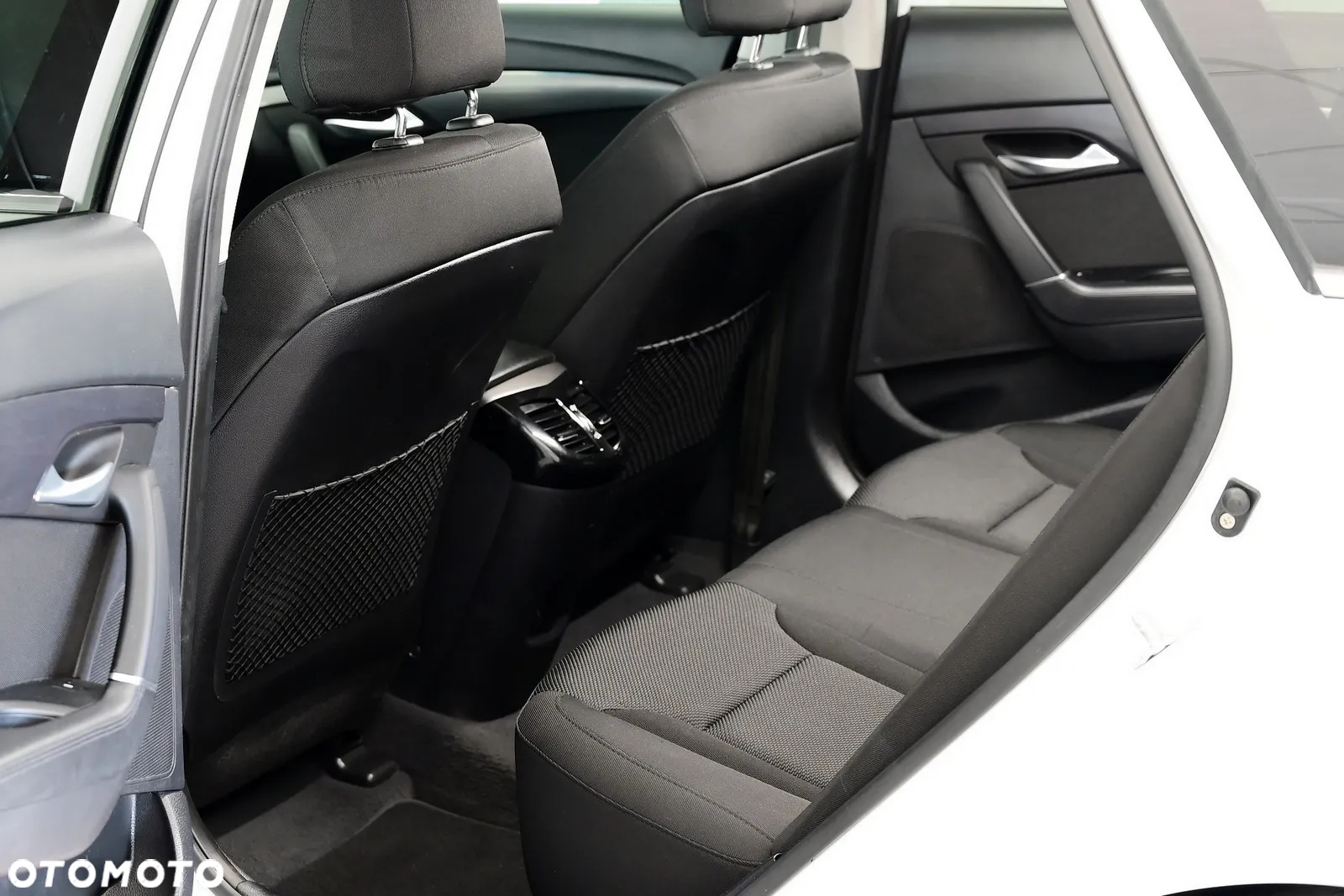 Hyundai i40 Kombi blue 1.6 Trend - 8
