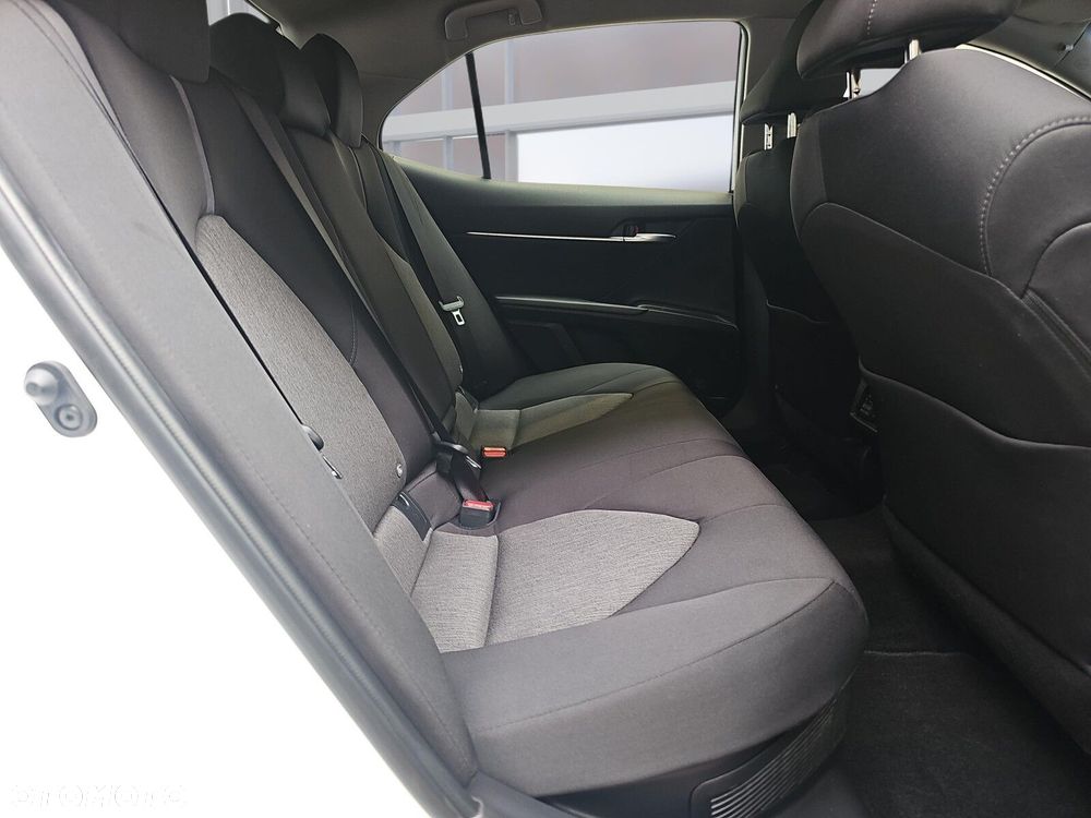 Toyota Camry 2.5 Hybrid Comfort CVT - 12