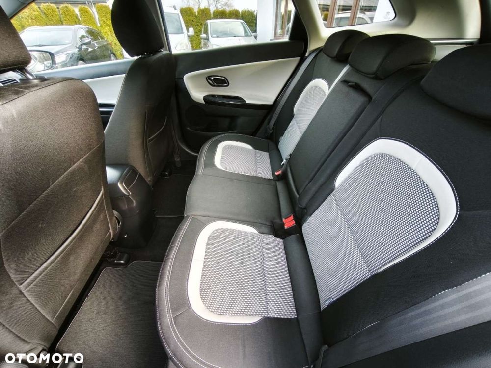 Kia Ceed - 13