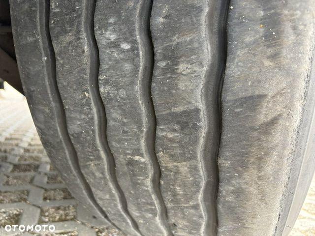 Schwarzmuller Kurtyna, SAF, oś podnoszona - 12