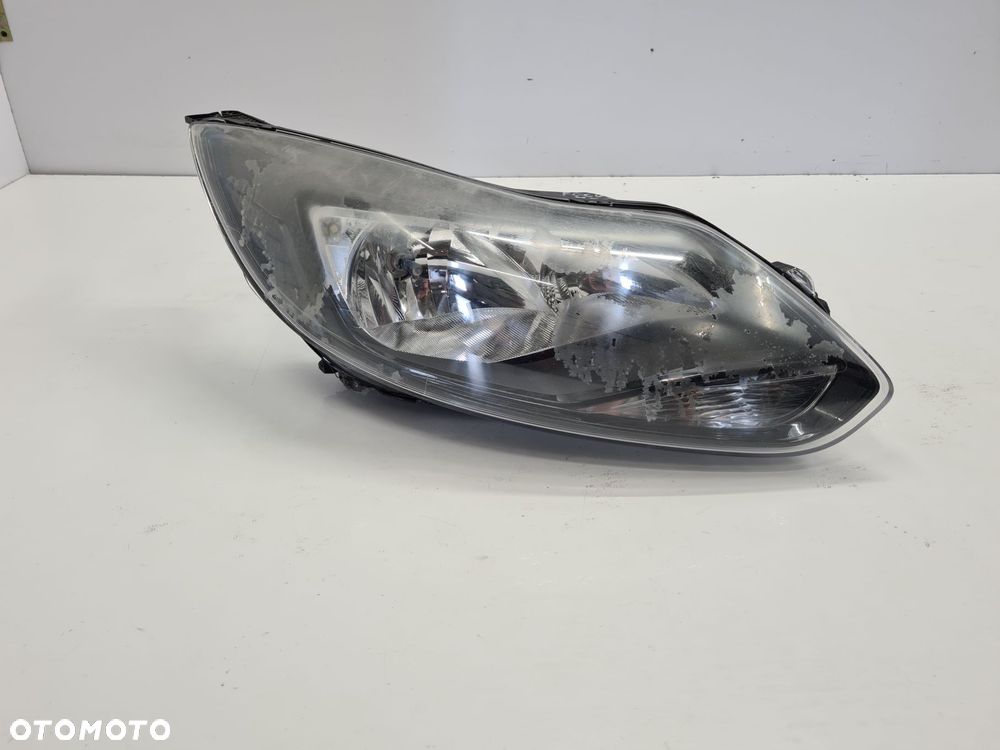 FORD FOCUS MK3 LAMPA PRAWY PRZÓD EUROPA - 1