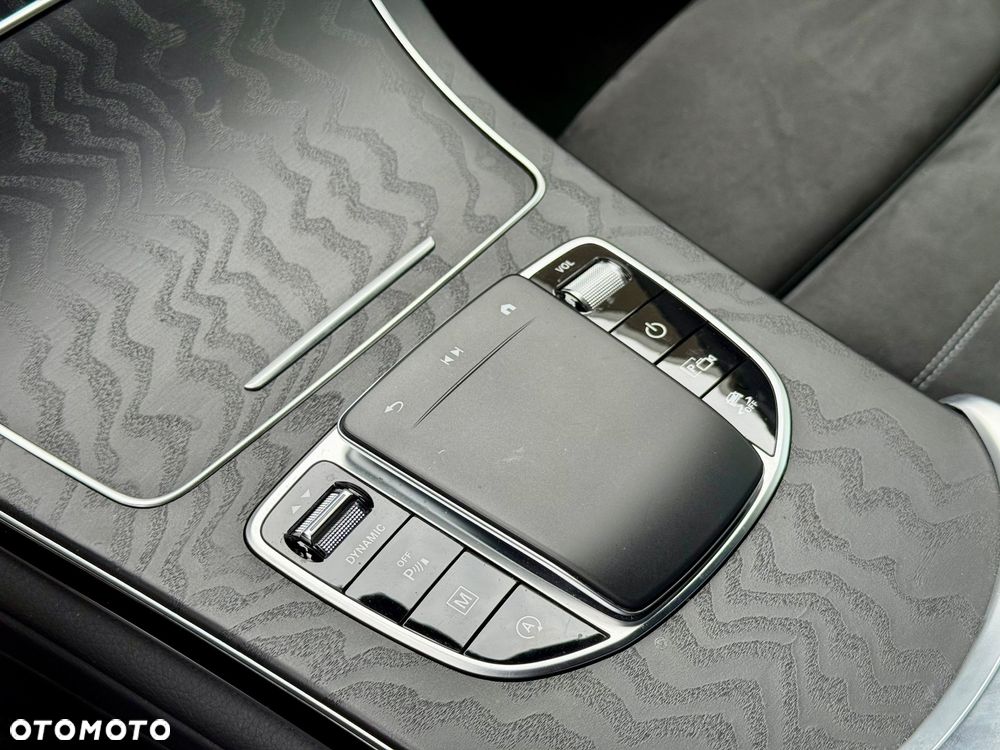 Mercedes-Benz GLC - 25