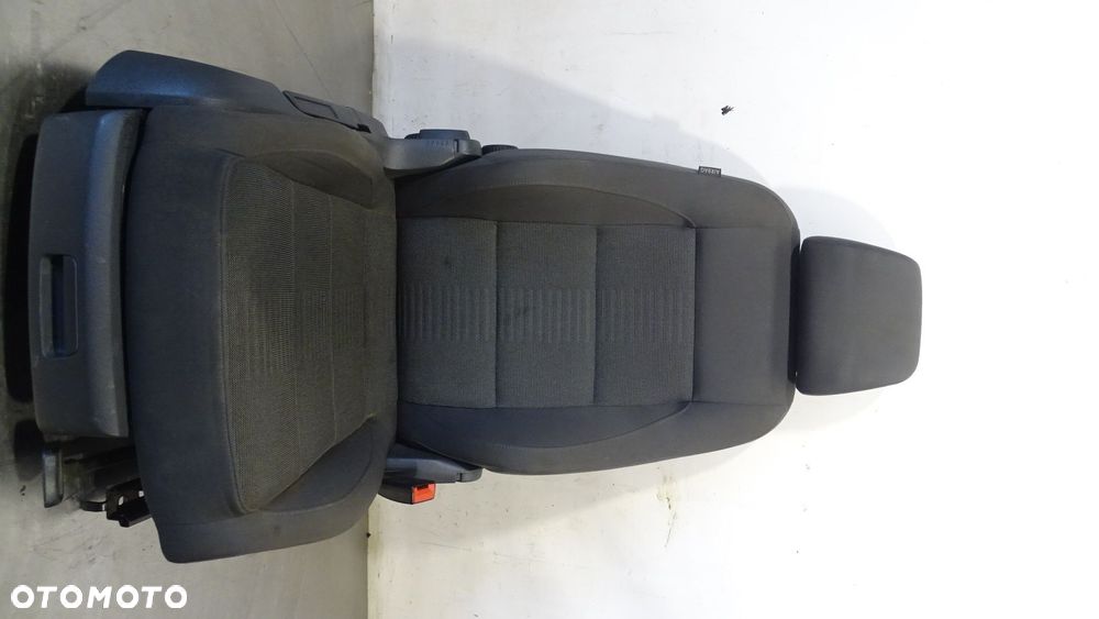 FOTEL PASAŻERA VOLKSWAGEN TOURAN I 2.0 - 1