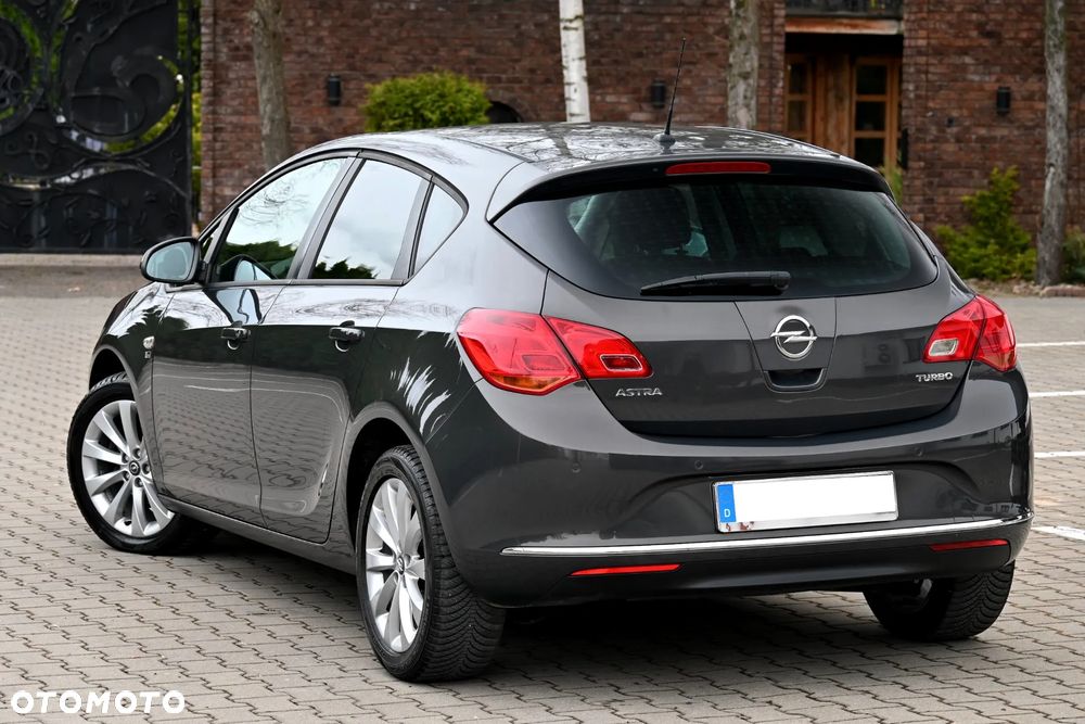 Opel Astra 1.4 T Cosmo S&S - 18