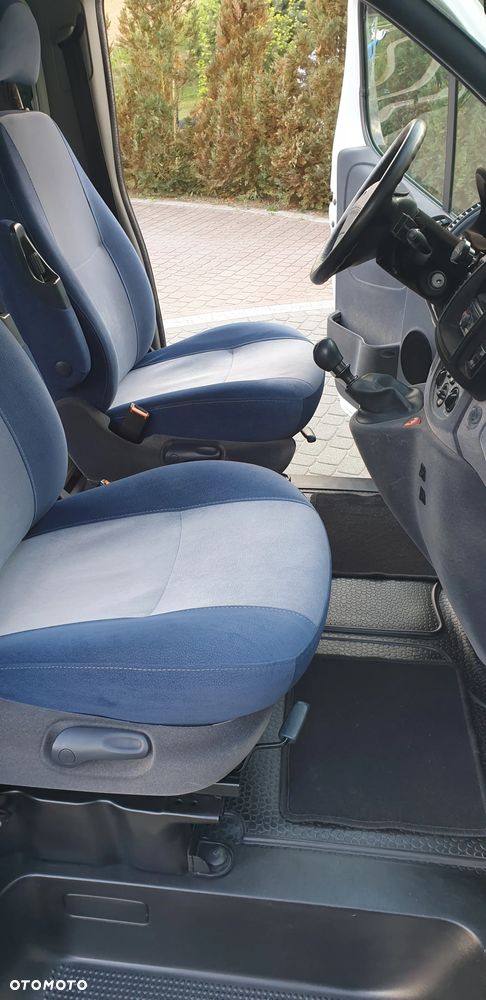 Renault Trafic - 22