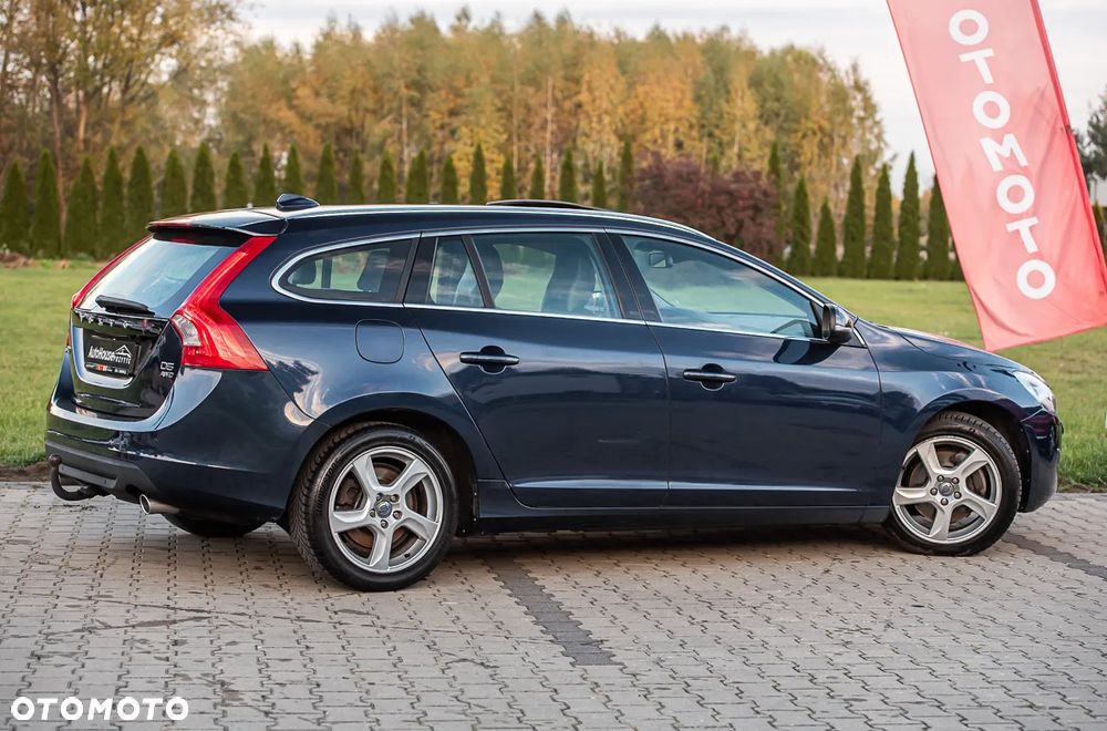 Volvo V60 D5 AWD Momentum - 14