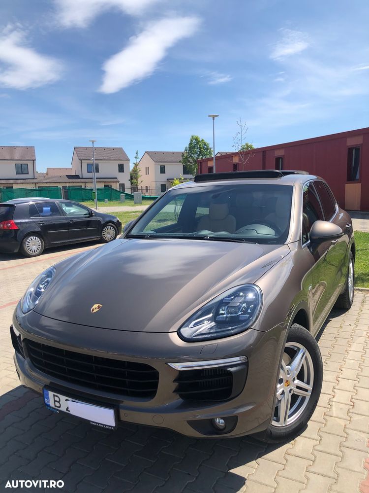 Porsche Cayenne 3.0 L V6 - 6