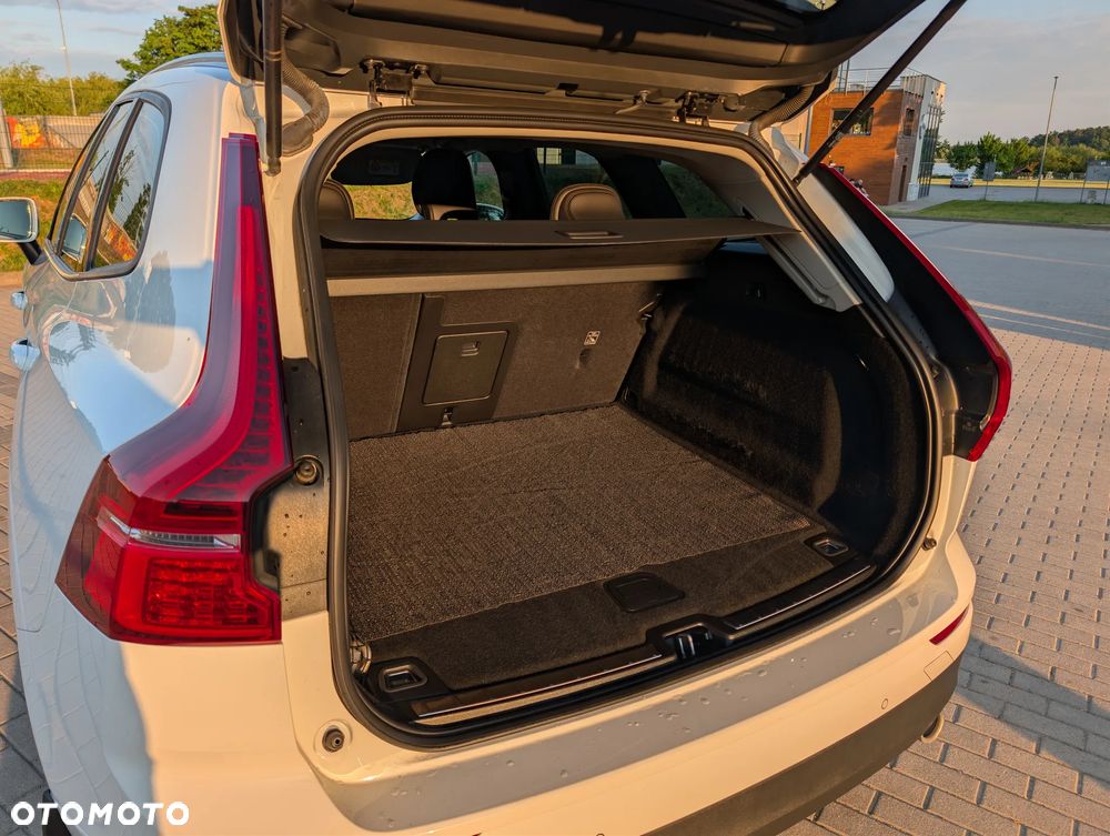 Volvo XC 60 B4 B Momentum - 7