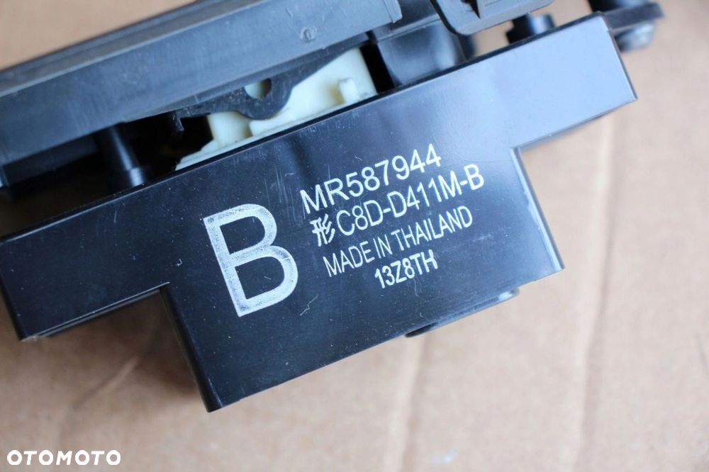 Przełącznik el szyb PRAWY pasażer MITSUBISHI COLT Z30 VI MR587944 - 3