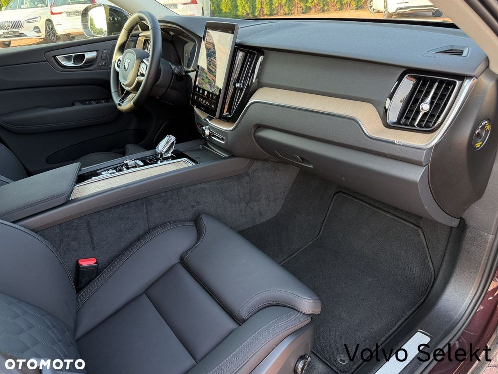 Volvo XC 60 B5 B AWD Plus Dark - 25