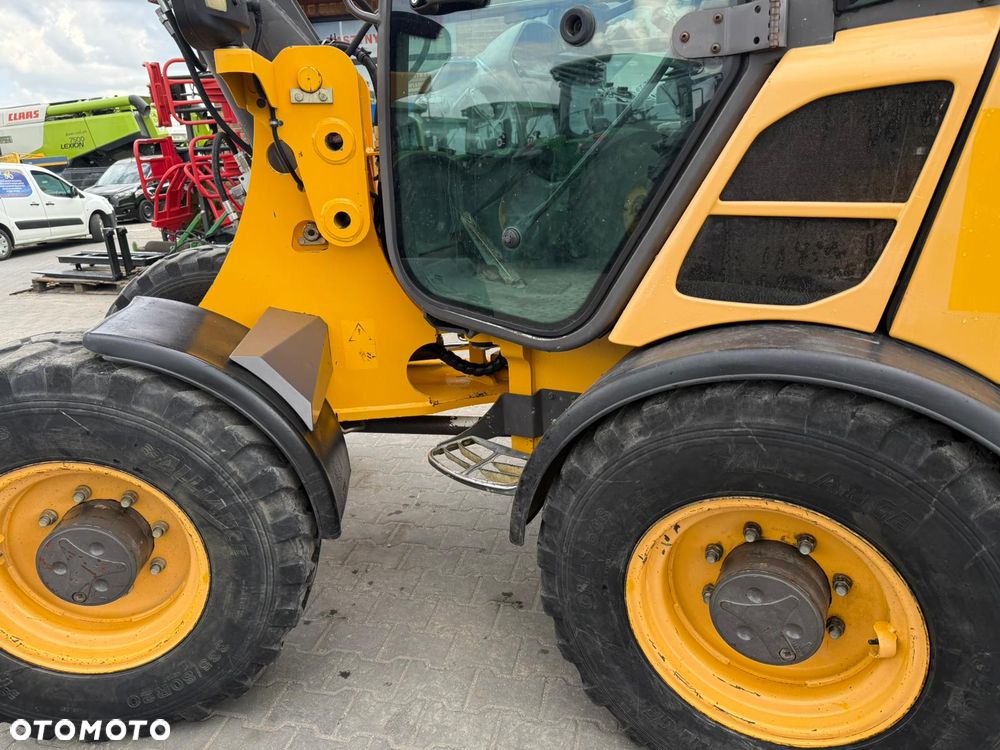 Volvo L 28 F   30  JCB - 11