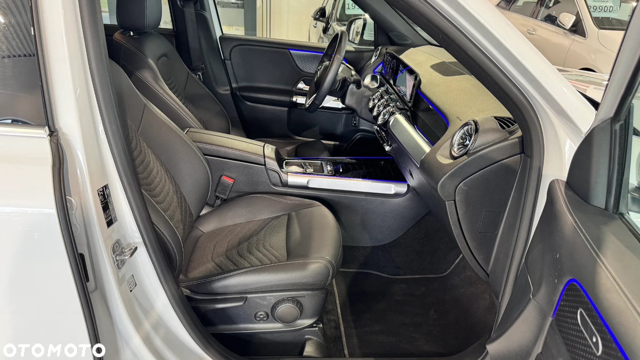 Mercedes-Benz GLB 200 Progressive 7G-DCT - 33