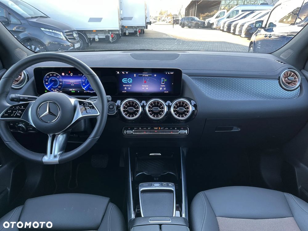 Mercedes-Benz EQA - 11