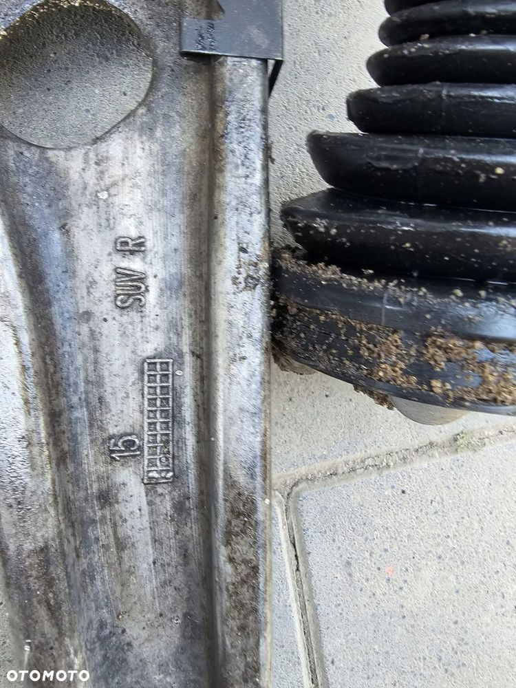 wahacz przedni prawy mercedes cla 118 a2473330400 - 4