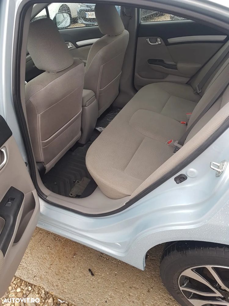 Honda Civic 1.8 MT ES - 8